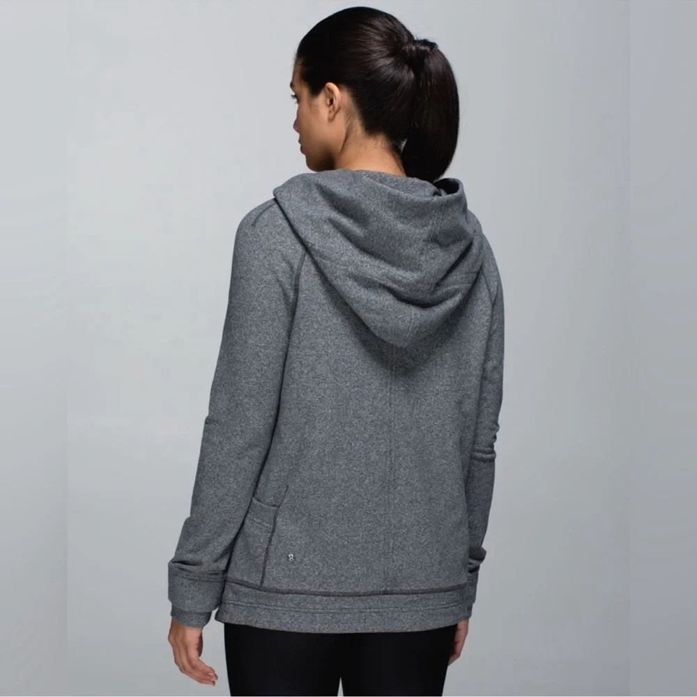 Lululemon Find Your Centre Wrap Hooded Jacket in heathered Gray women's size 6